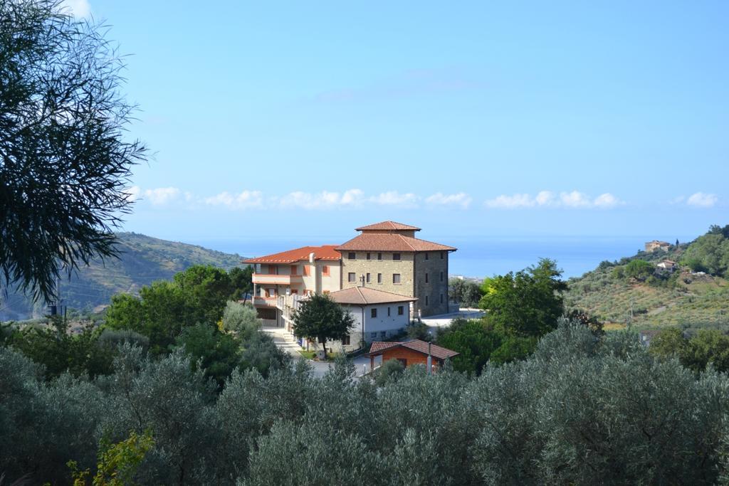 Agriturismo U' Casinu Da Scala Кампора Сан Джовани Екстериор снимка